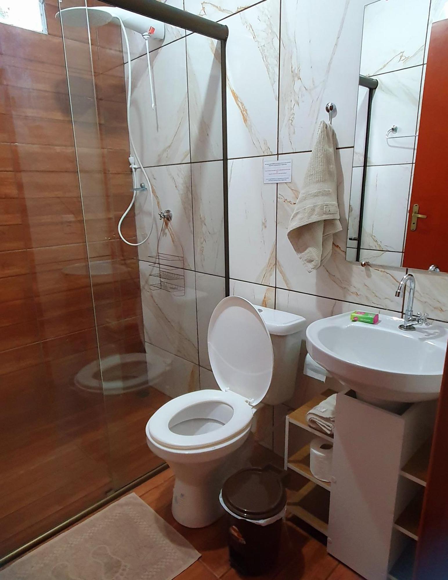 Proximo A Av Das Cataratas - Ar Condicionado - Estacionamento Privado Foz do Iguacu Ngoại thất bức ảnh
